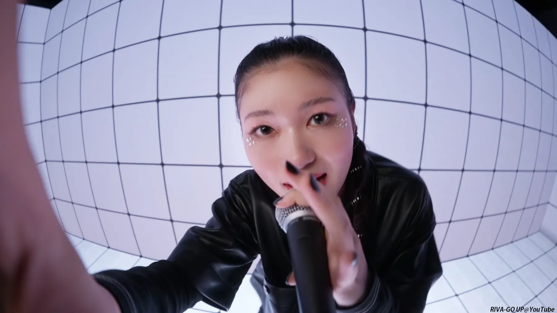 「GO UP」MV撮影/RIVA